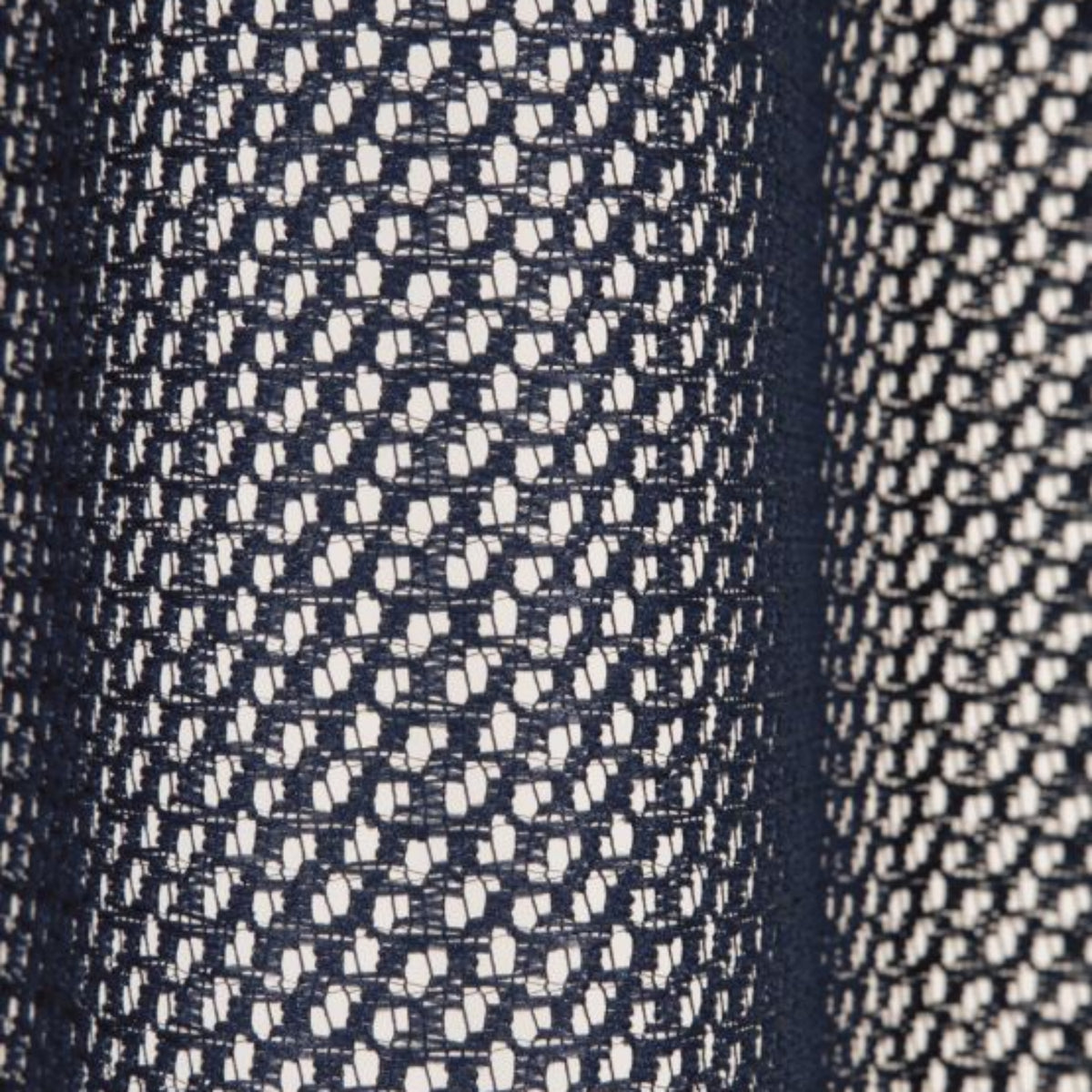 Nahaufnahme Fertigschal blau von Albani - Dekoschal mit verdeckten Schlaufen und Gardinenband
