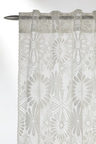 Detailansicht Fertigschal "Isan" beige von Albani - Vorhang mit verdeckten Schlaufen und Gardinenband