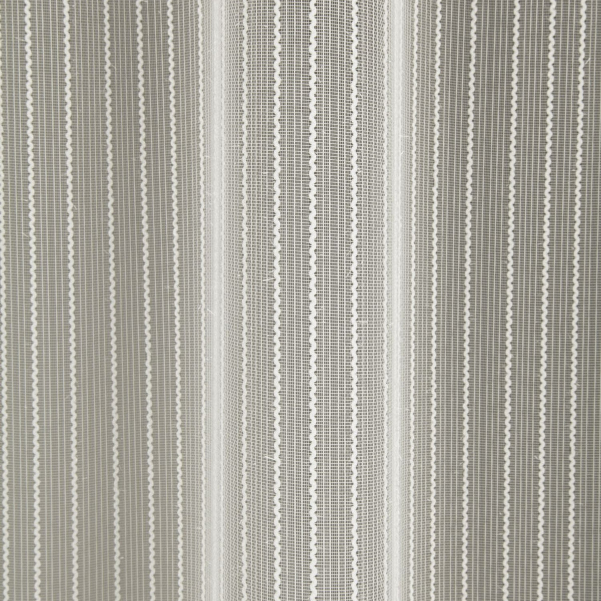 Nahaufnahme Fertischal Edita beige von Albani - Vorhang mit verdeckten Schlaufen und Gardinenband